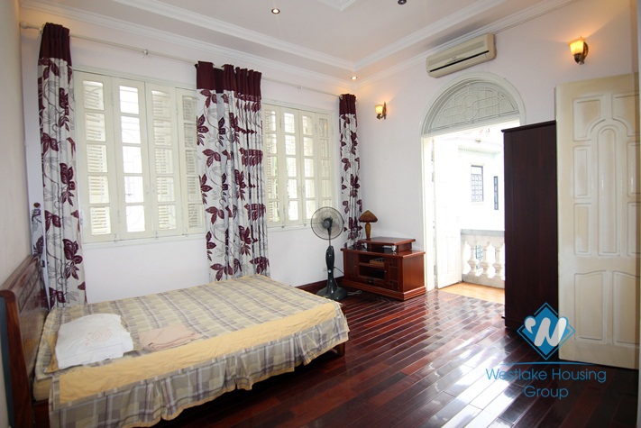 Cozy and quality 04 bedrooms house for rent in Ba Dinh district 